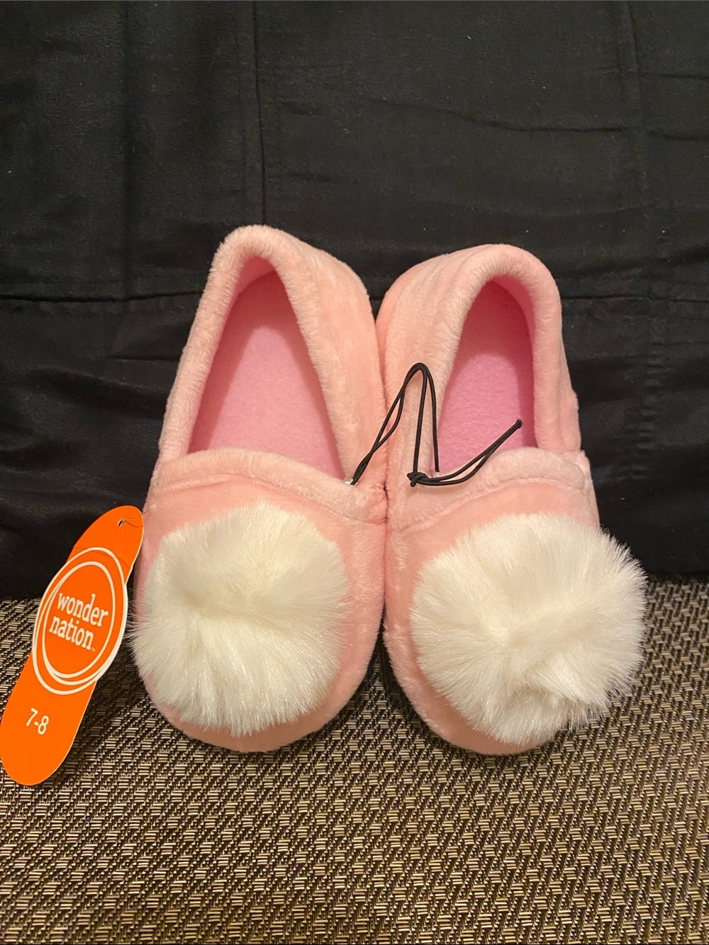 Wonder Nation Girls Vintage Pink Slippers with White Pom-Poms. Size 7-8 (c)